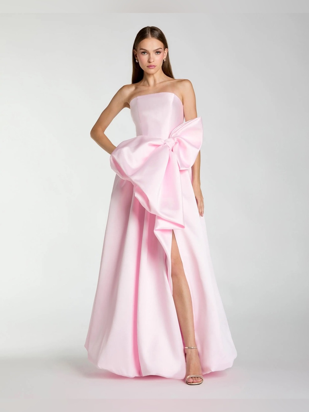 MAC DUGGAL
Light Pink Mikado Strapless Bubble Hem Ball Gown with Bow Size 2